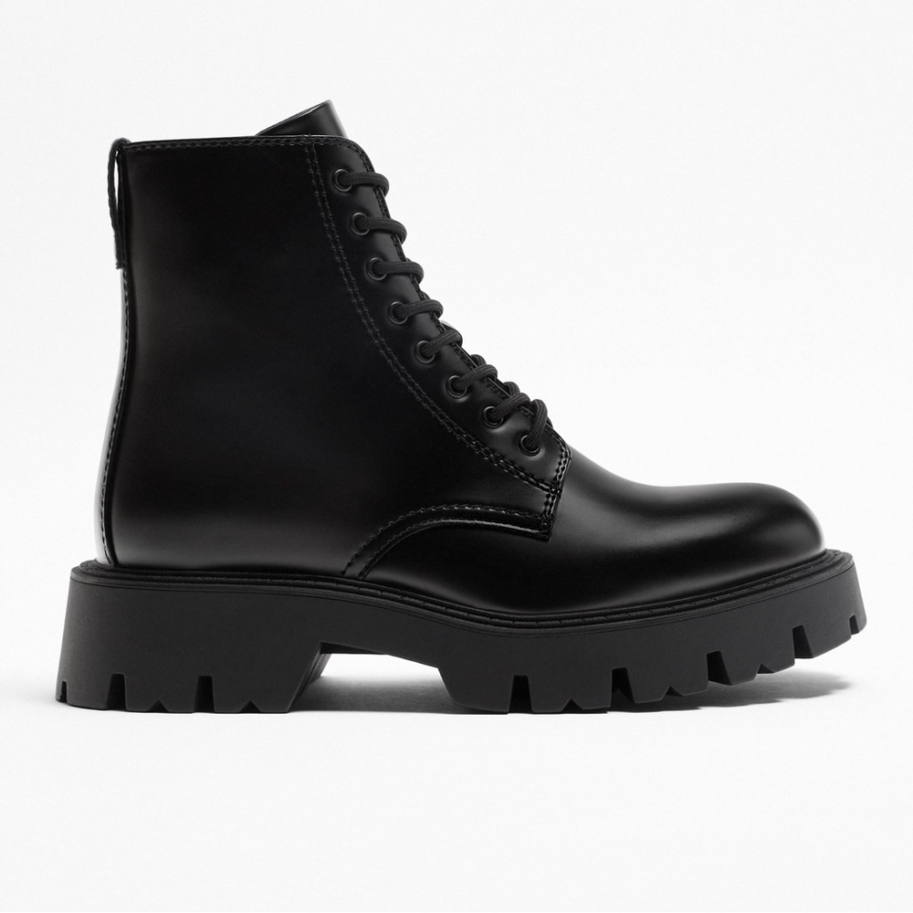 NWT. Zara Man Black Faux Leather Lace-Up Plain Boots. Size 7, 8.